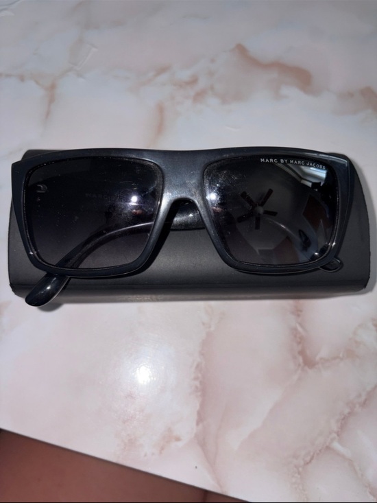 Marc by Marc Jacobs Black Sunglasses with Gradient Lenses main image 12